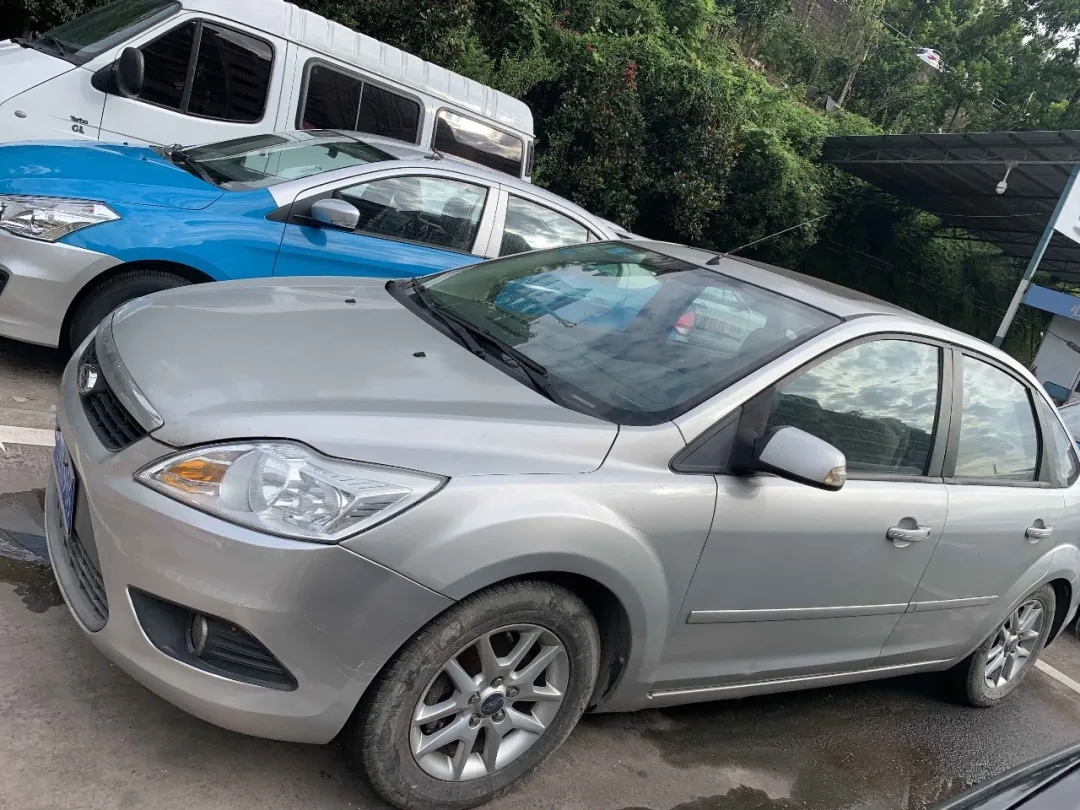 公開拍賣?？怂埂⑸虾e克牌機(jī)動車