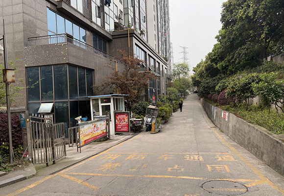 長(zhǎng)江現(xiàn)代城4個(gè)車位第一次拍賣